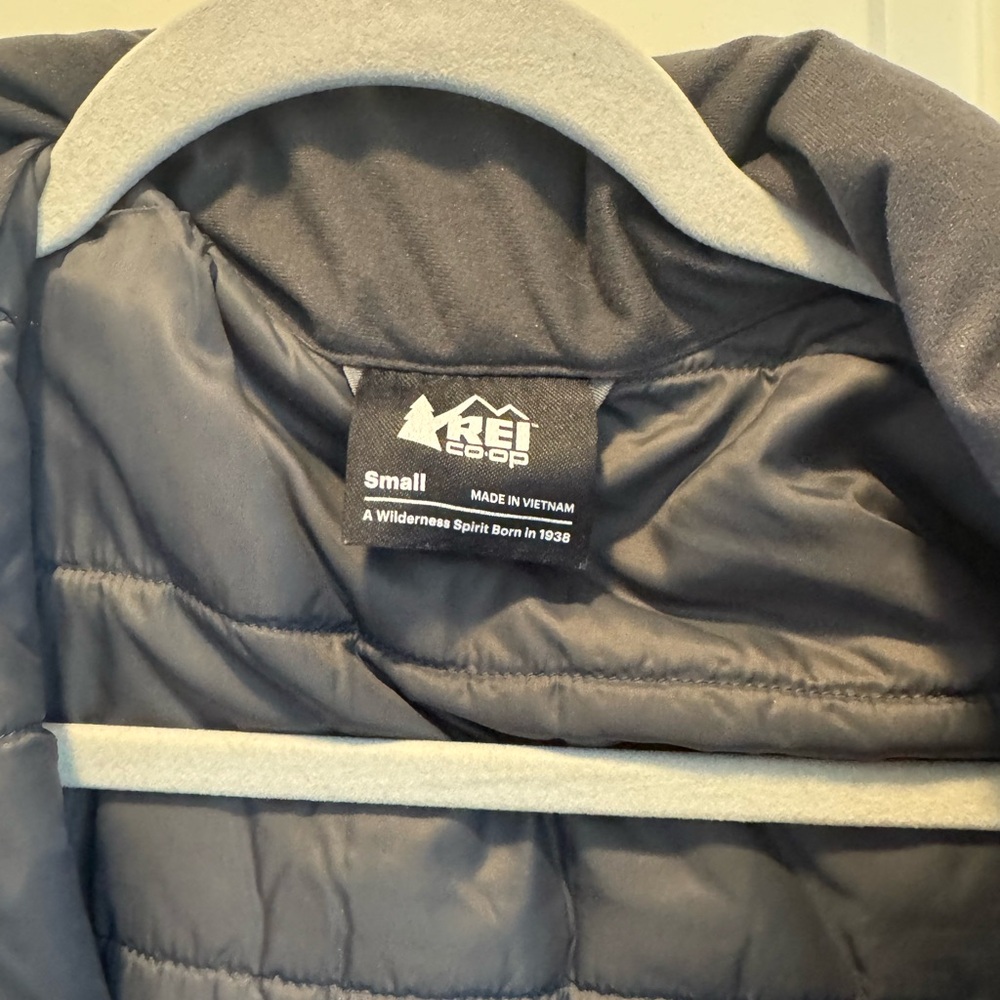 REI women’s Dark Gray or light black Jacket(outer shell) - Picture 3 of 9